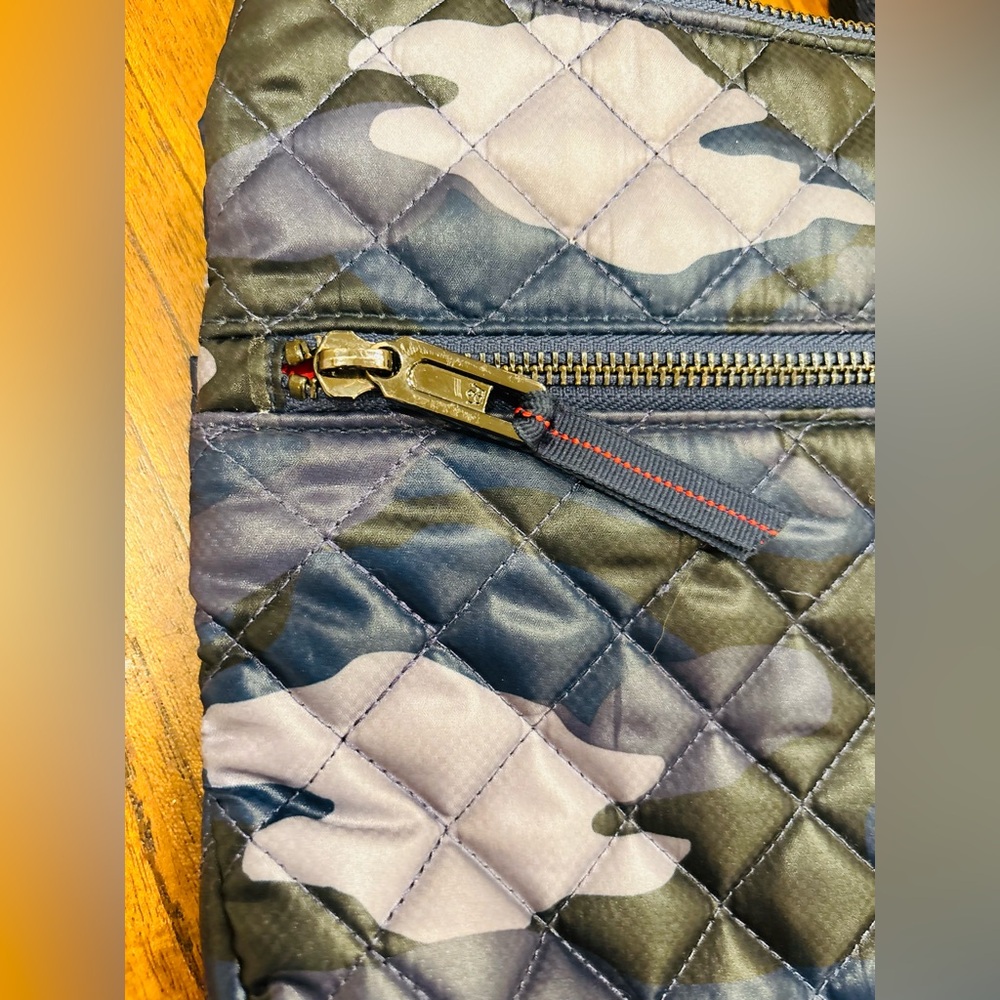 Oliver Thomas Blue Camo Crossbody Purse - Picture 10 of 12